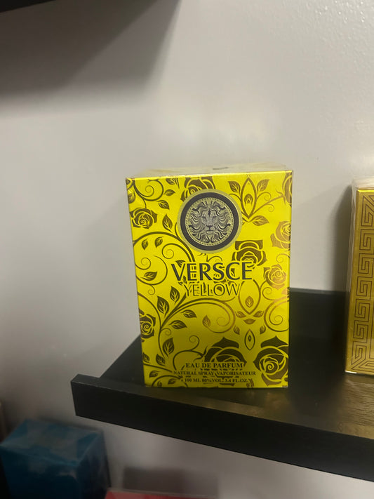 Versce yellow